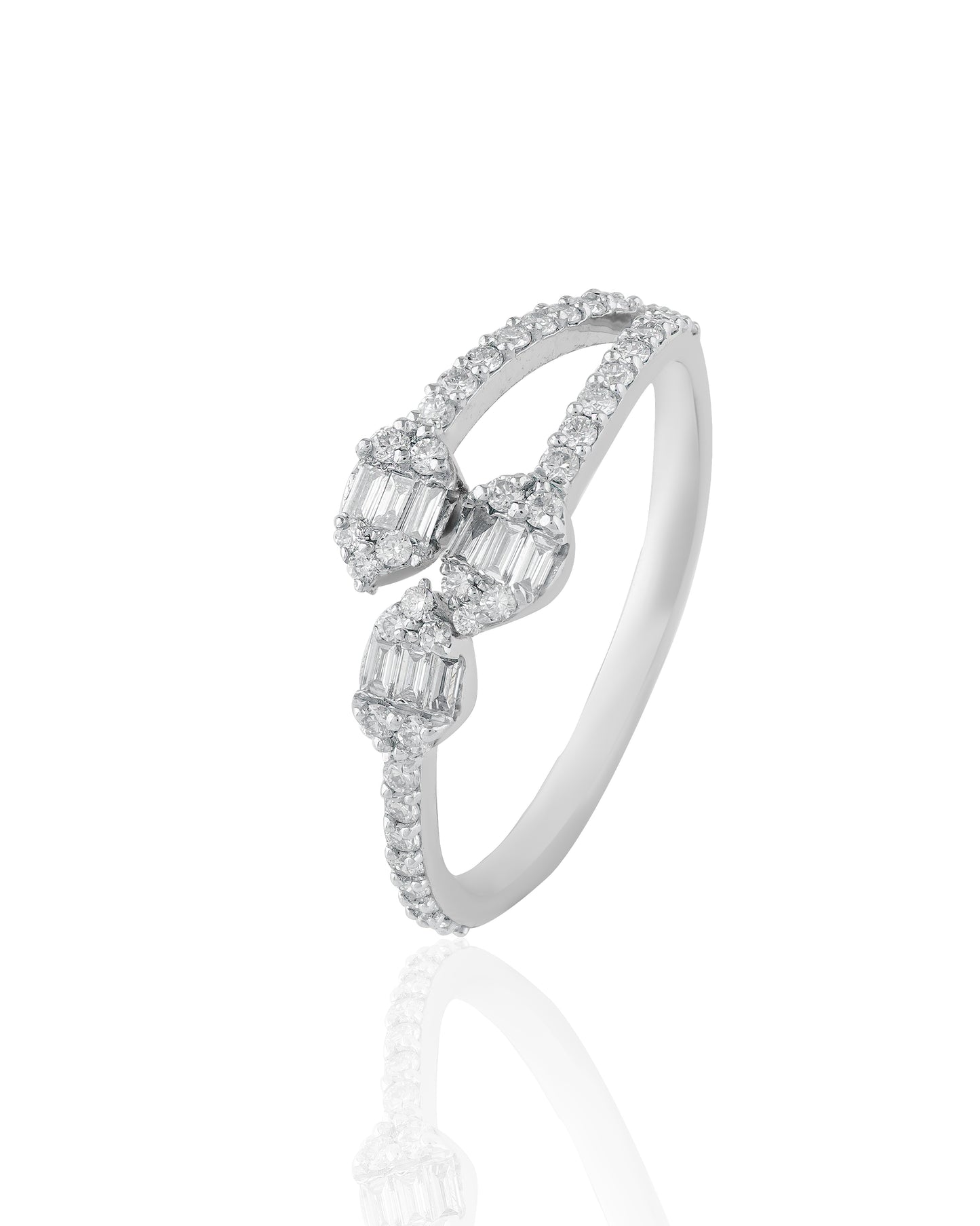 Twisted Elegance Cluster Ring