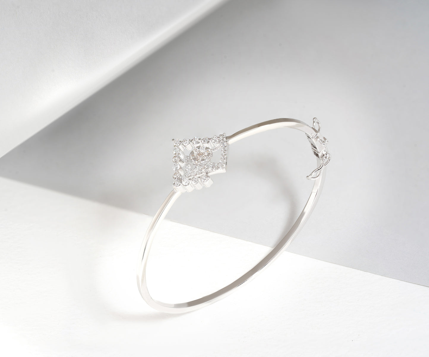 Angular Aura Diamond Bracelet | Diamond Peak Bracelet