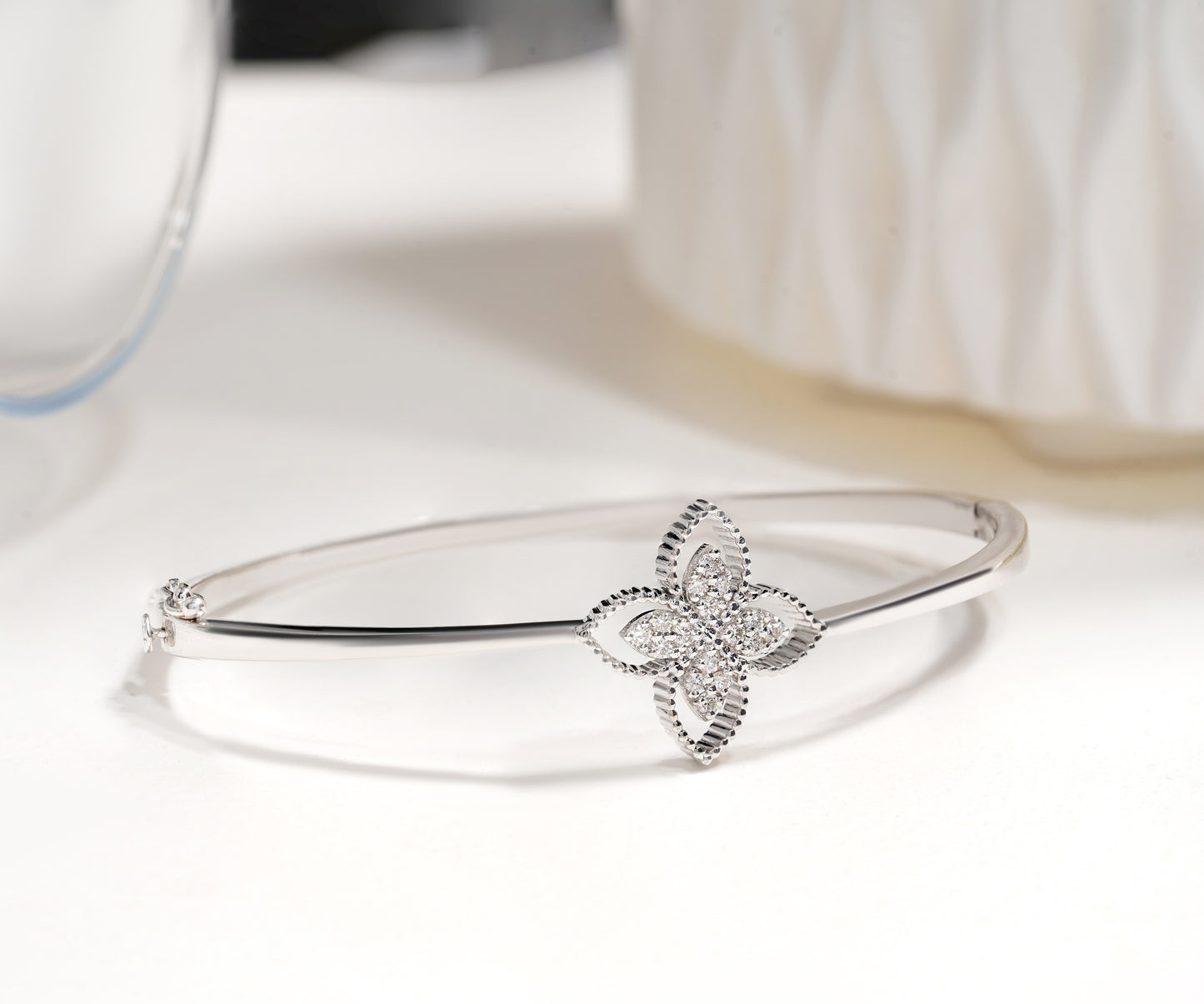 Graceful Petals Oval Bracelet