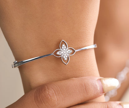 Graceful Petals Oval Bracelet