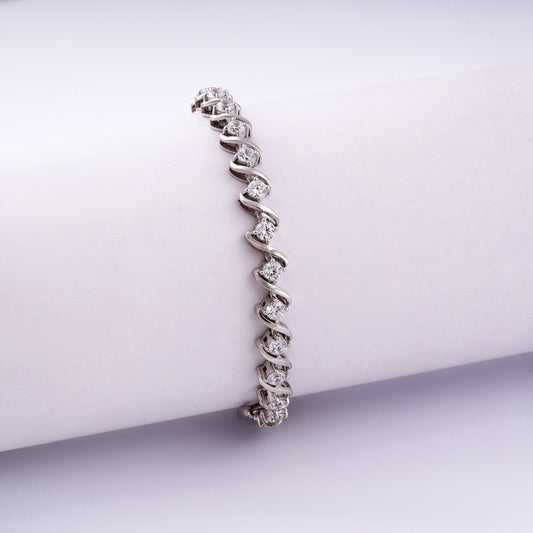 Elegant Twisted Diamond-Style Tennis Bracelet – A Touch of Modern Luxury
