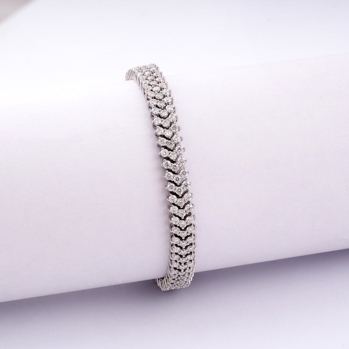 Elegant Silver-Tone Diamond Bracelet – Timeless Sparkle