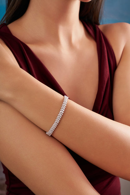 Elegant Silver-Tone Diamond Bracelet – Timeless Sparkle
