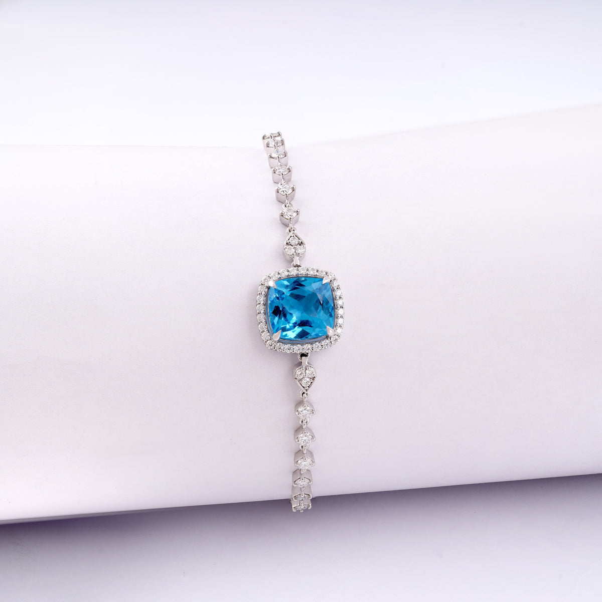Elegant Aqua Blue Stone Bracelet – A Touch of Royal Elegance