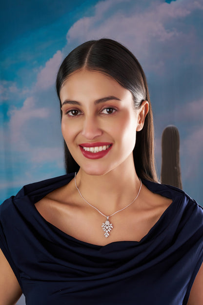 Elegant Floral Diamond-Style Pendant – A Bloom of Timeless Beauty