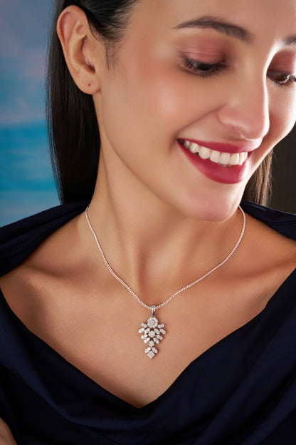 Elegant Floral Diamond-Style Pendant – A Bloom of Timeless Beauty