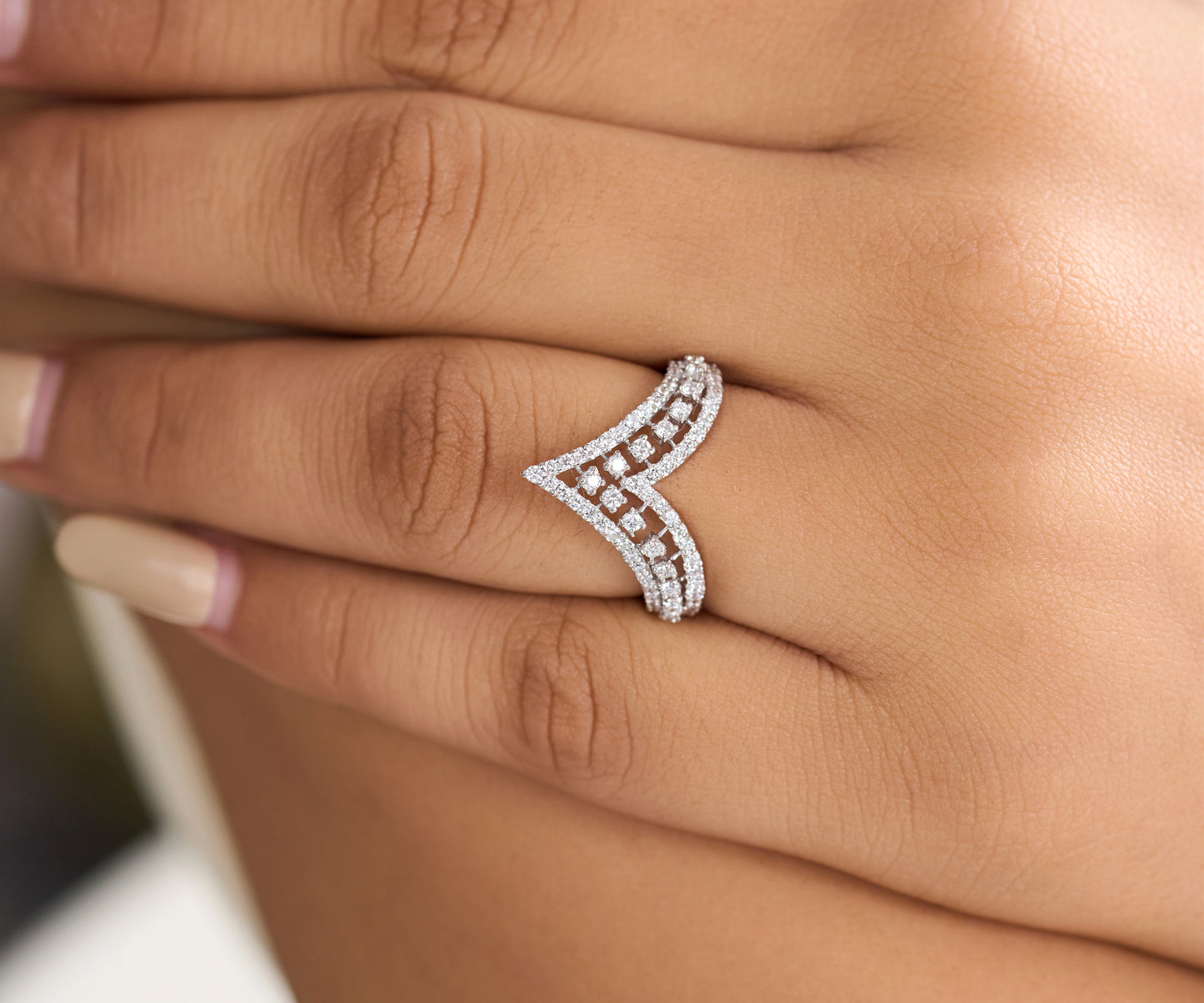 The Glistening Chevron Lattice Ring