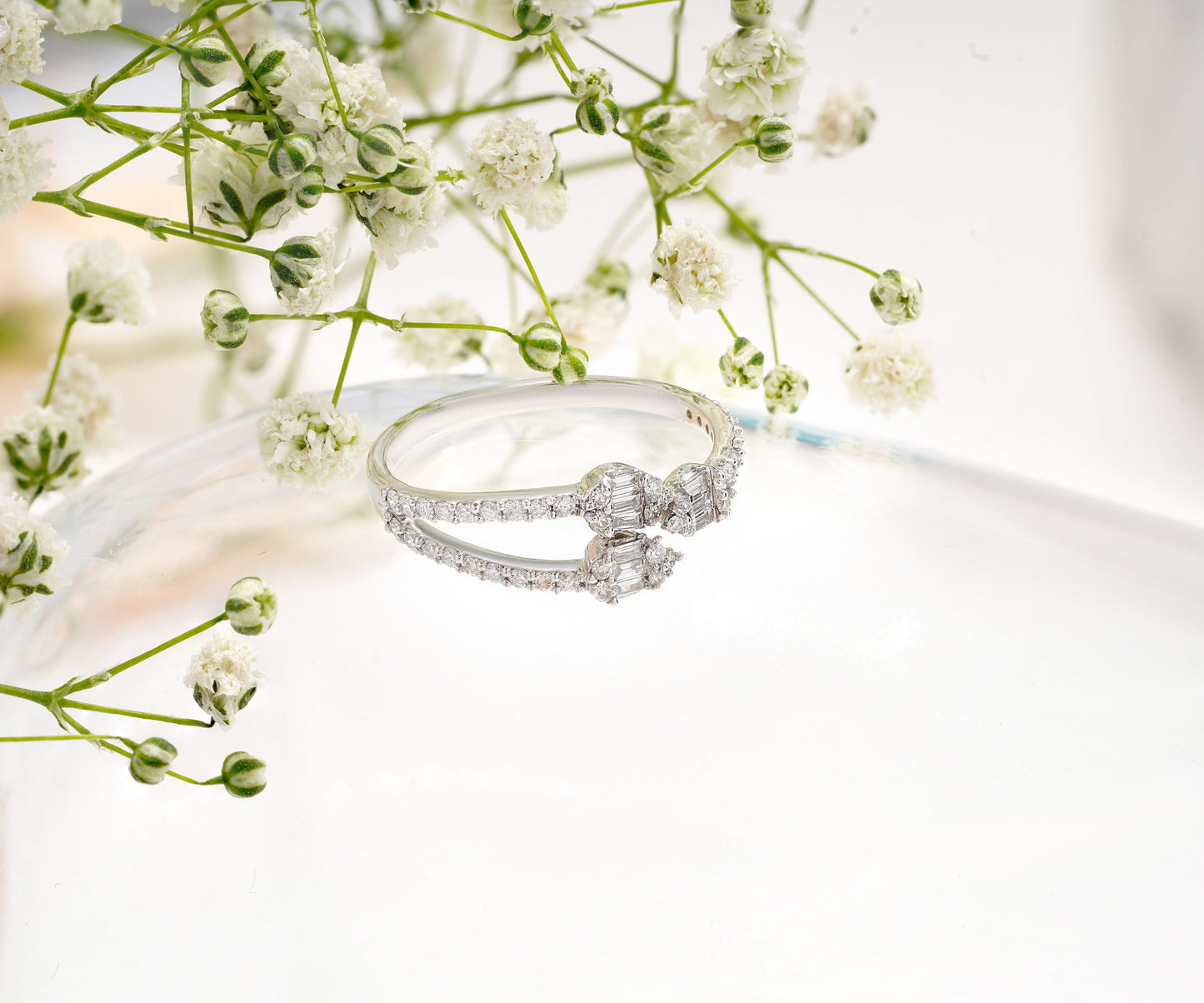 Twisted Elegance Cluster Ring