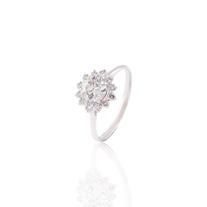 Elegant Floral Halo Diamond Ring – A Sparkle of Timeless Beauty
