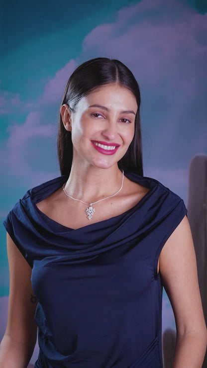 Elegant Floral Diamond-Style Pendant – A Bloom of Timeless Beauty