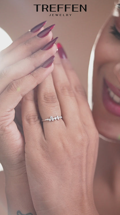 Floral Cluster Ring – Elegant Sparkling Statement Ring