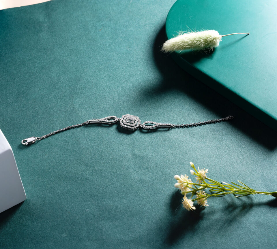 Luminous Geometric Link Bracelet