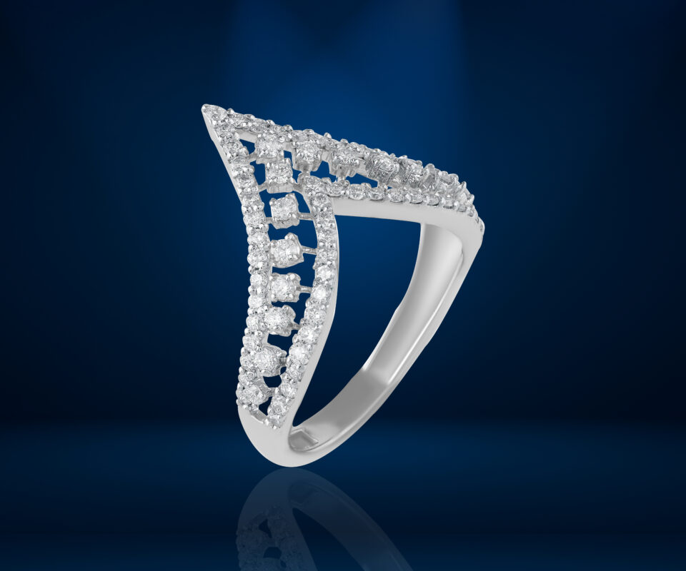 The Glistening Chevron Lattice Ring