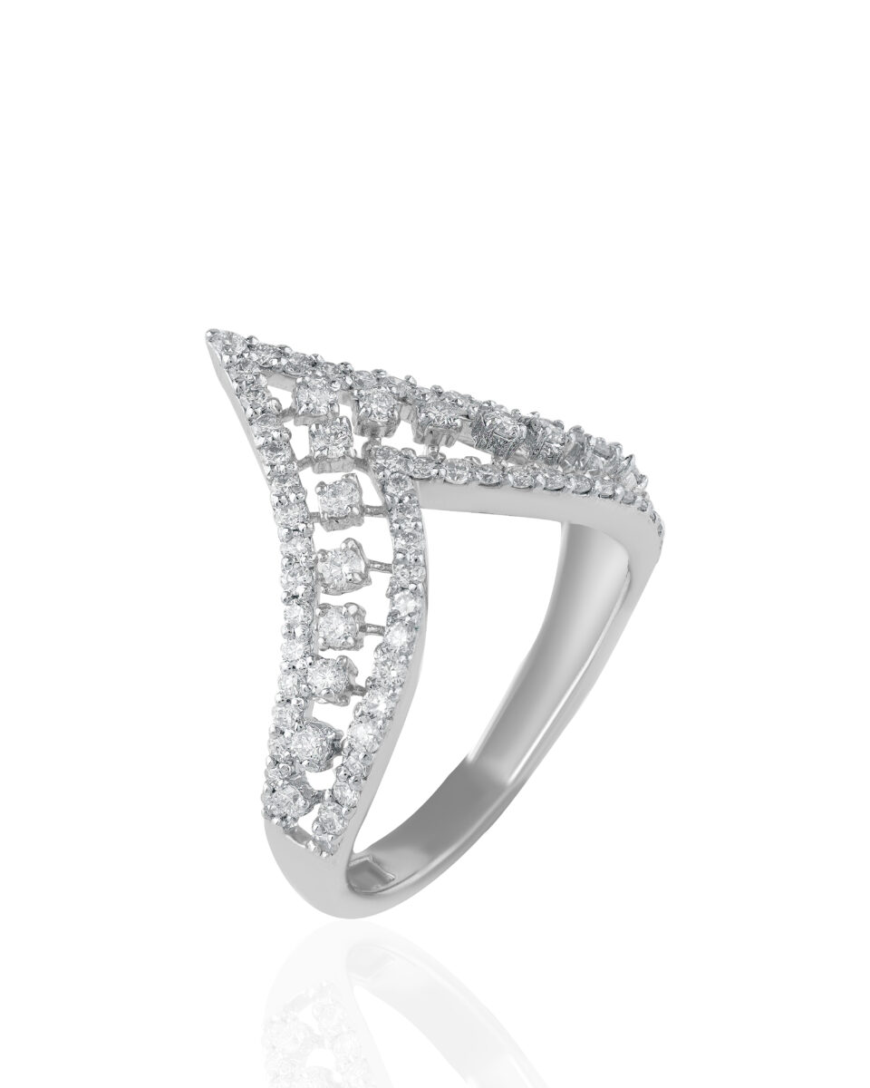 The Glistening Chevron Lattice Ring