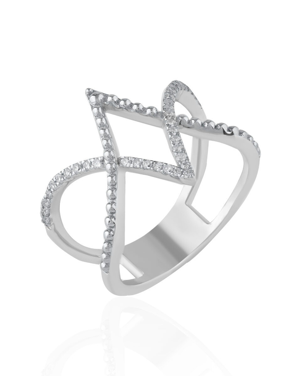 The Intersecting Star Ring